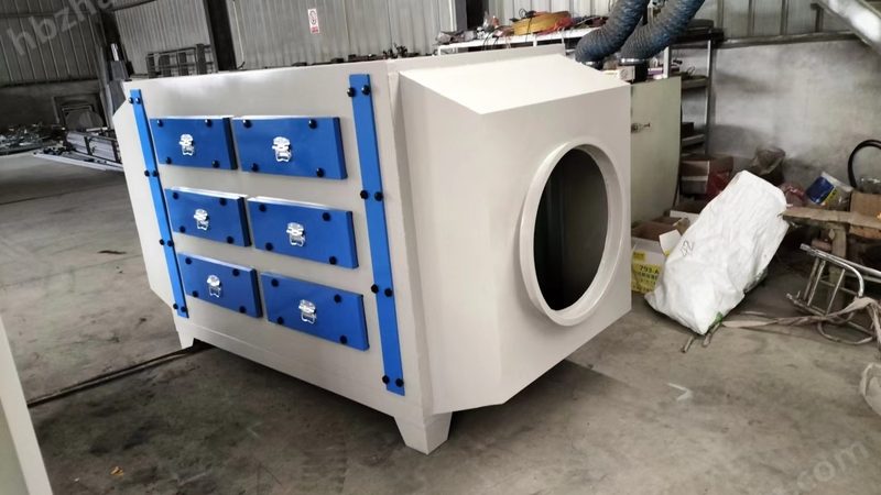 活性炭吸附箱：喷涂车间环保治理的关键一环**